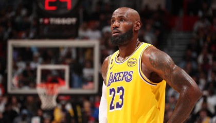 kaiyun sports-詹姆斯出场数达1611场 追平帕里什并列NBA历史第一