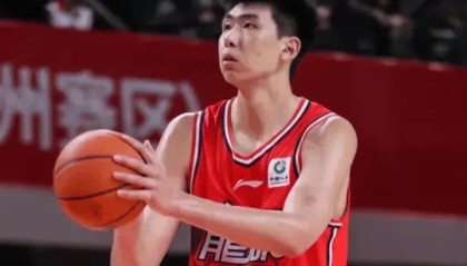稳定发挥！徐昕出战24分钟，投篮6中5得到12分6篮板1助攻